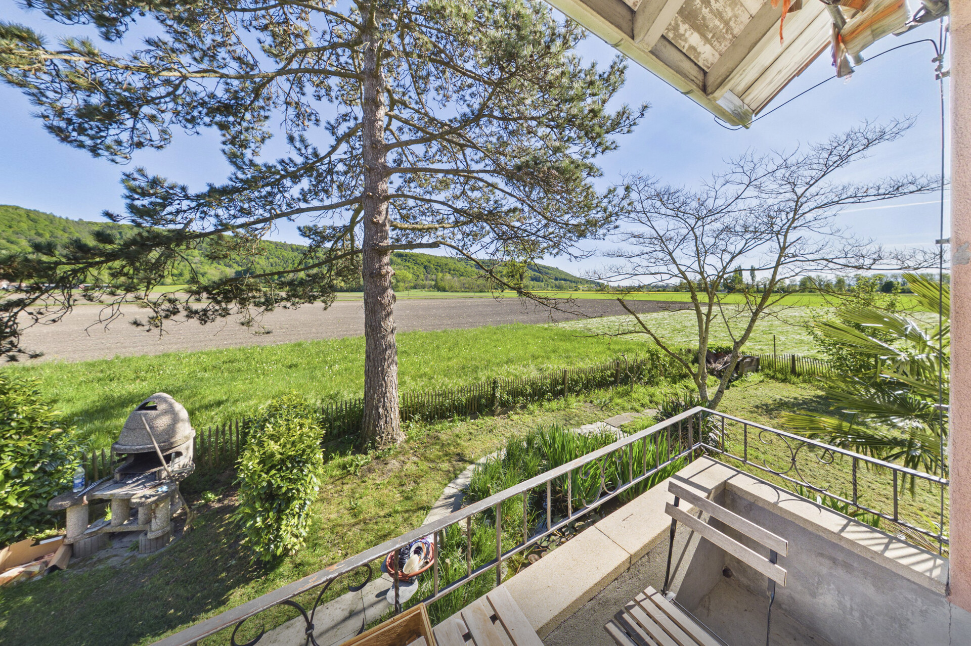 Charmantes Einfamilienhaus am Ufer der idyllischen Zihl