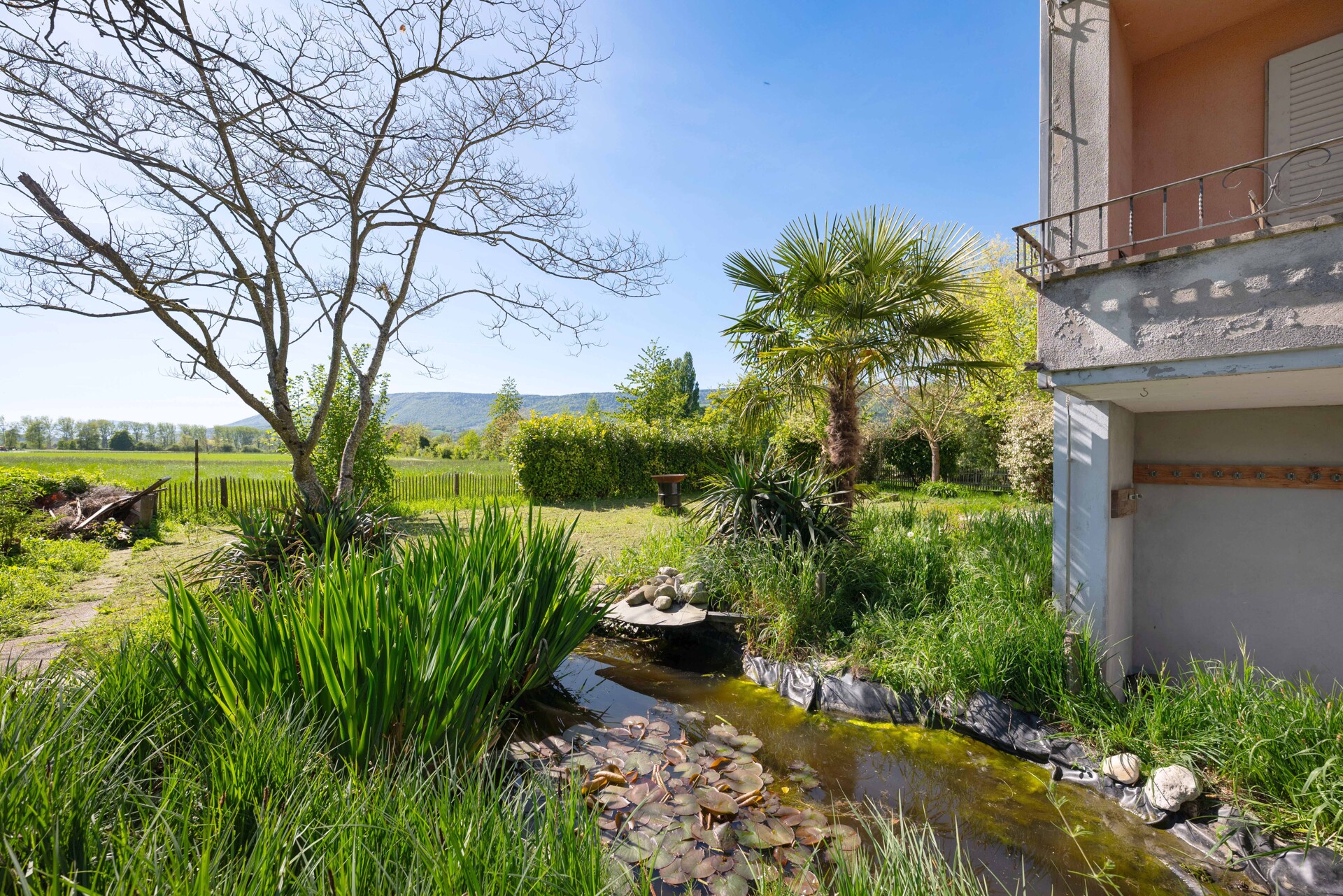 Charmantes Einfamilienhaus am Ufer der idyllischen Zihl